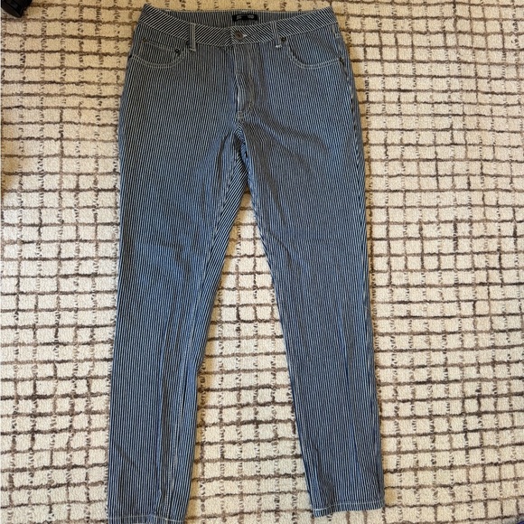 Great condition Elwood Pinstripe Jeans - Picture 1 of 3
